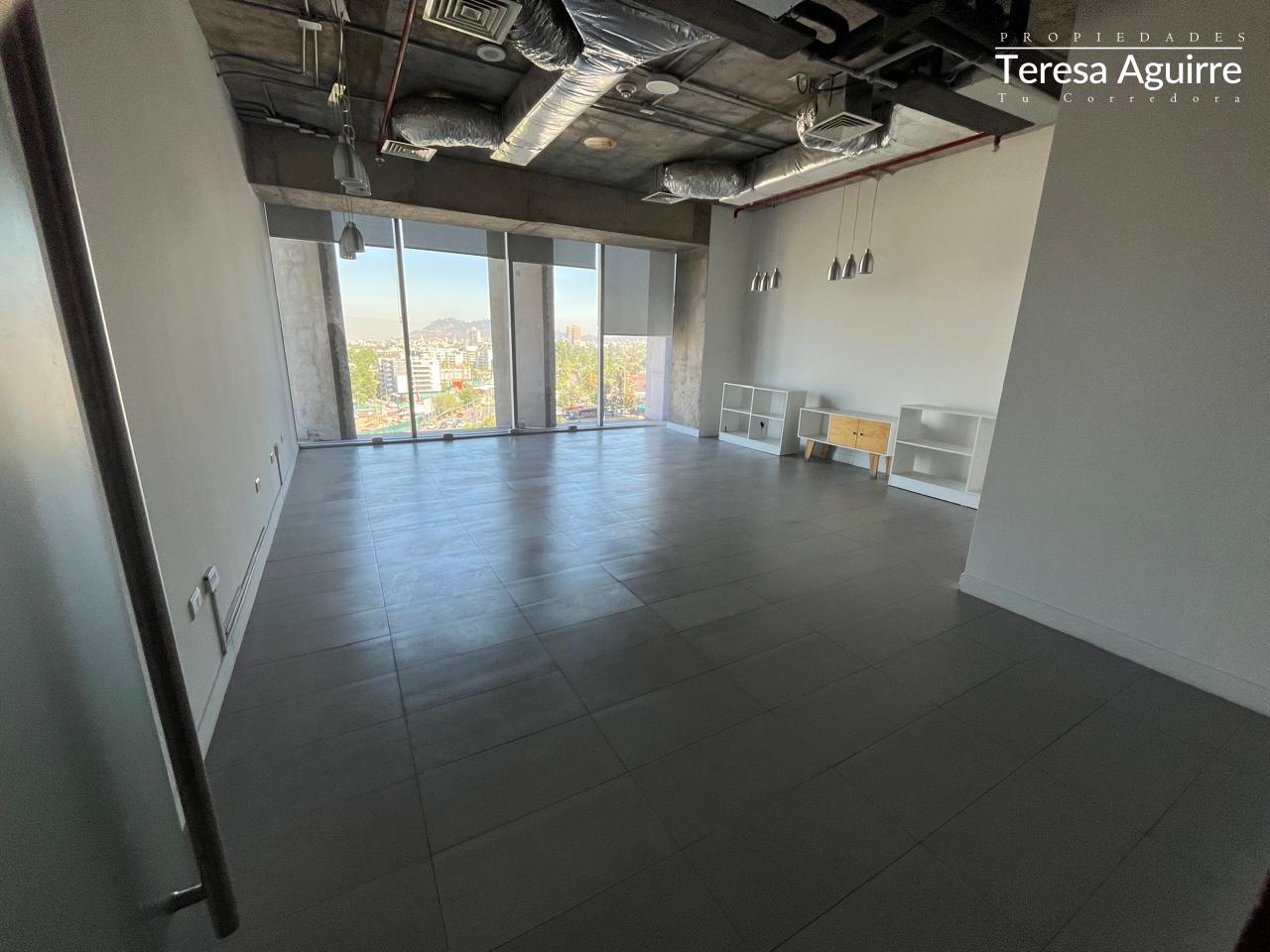 Espectacular Oficina En Edificio De Lujo, A Pasos Del Metro Príncipe de Gales