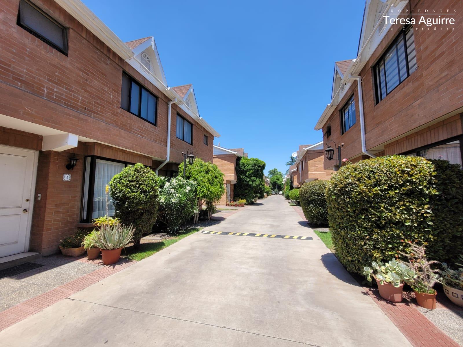 Linda en Condominio Reina Victoria